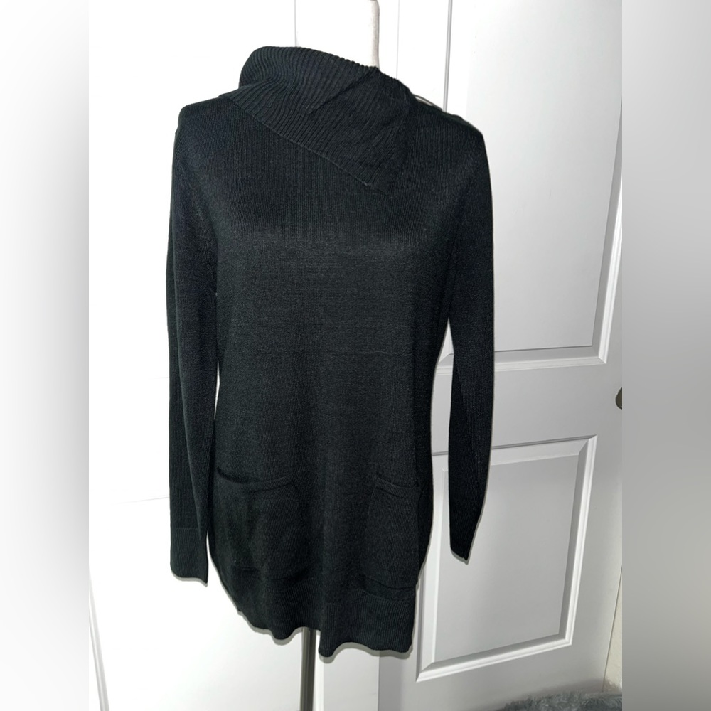 Women’s Size Medium NY & Company Button-Detail Cowl-Neck Tunic
Sweater NWT